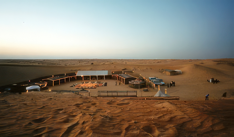 Camp, Dubai 2000, Photography Rüdiger Schulze